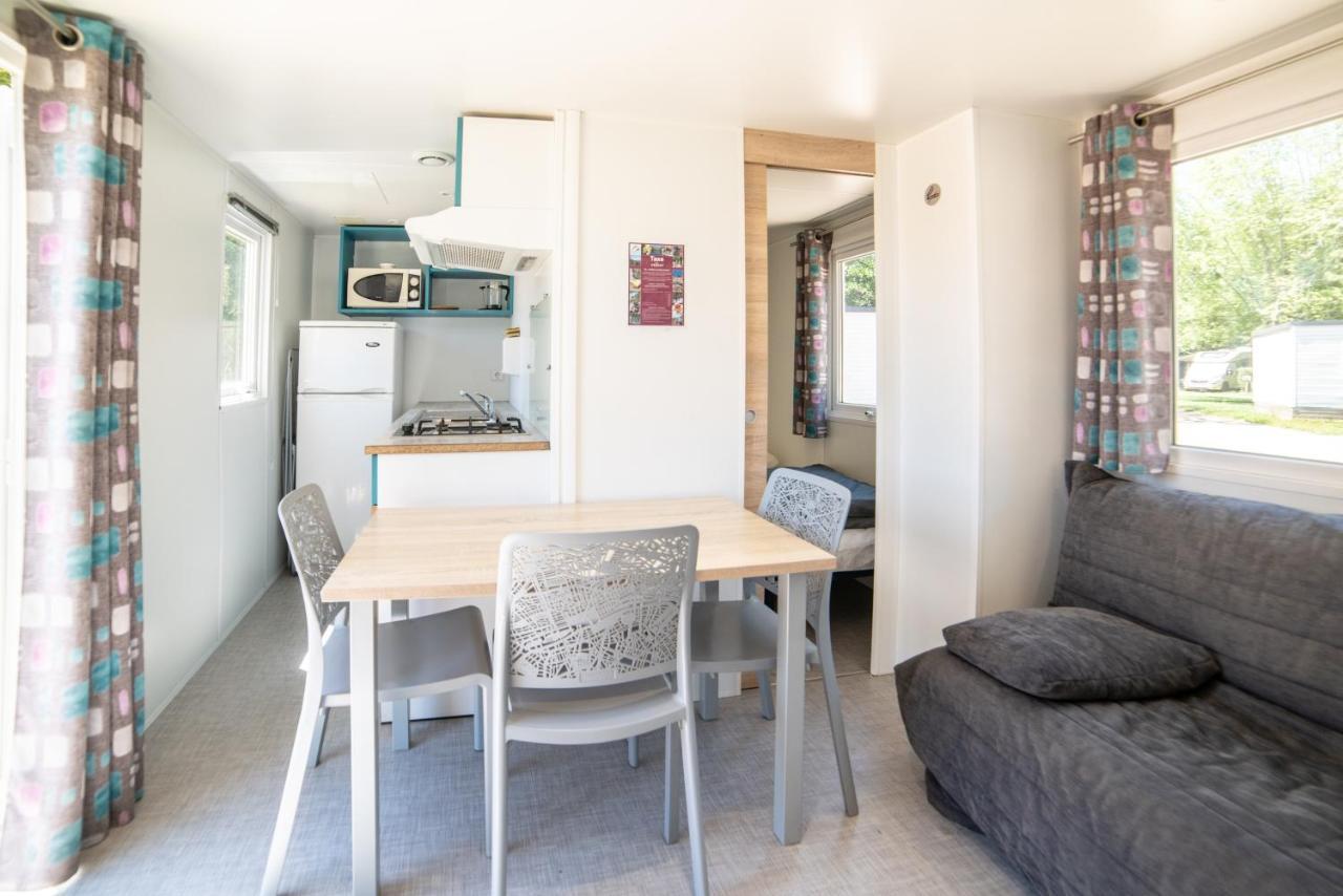 Camping Du Sevron Saint-Etienne-du-Bois  Buitenkant foto