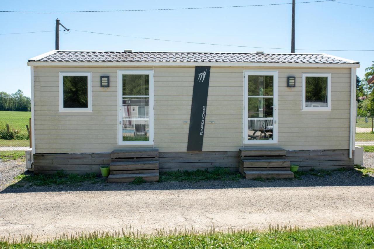 Camping Du Sevron Saint-Etienne-du-Bois  Buitenkant foto