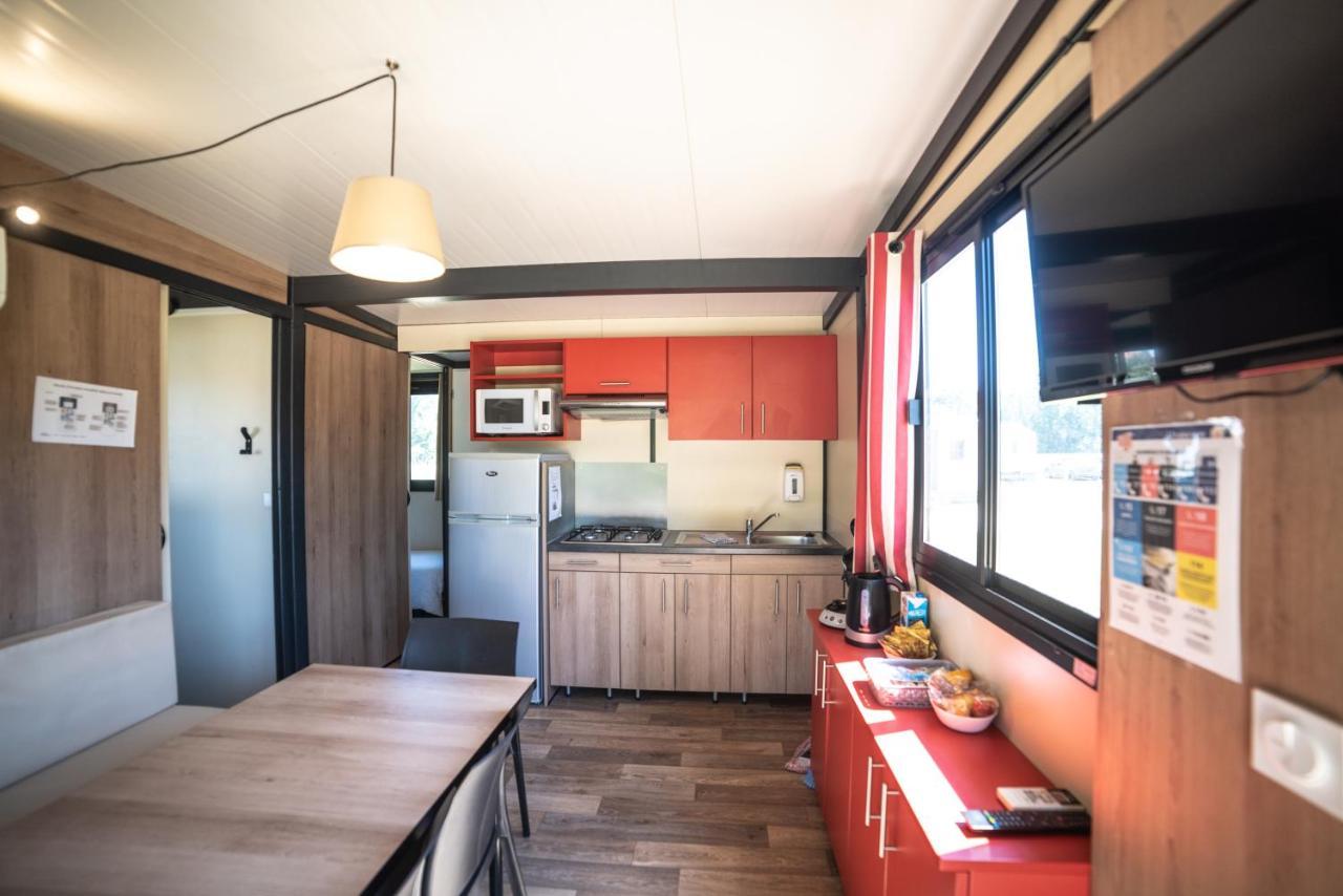 Camping Du Sevron Saint-Etienne-du-Bois  Buitenkant foto