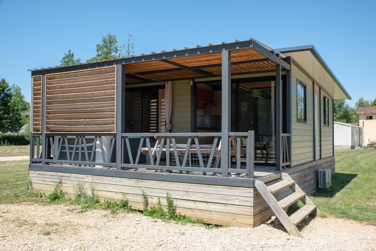Camping Du Sevron Saint-Etienne-du-Bois  Buitenkant foto